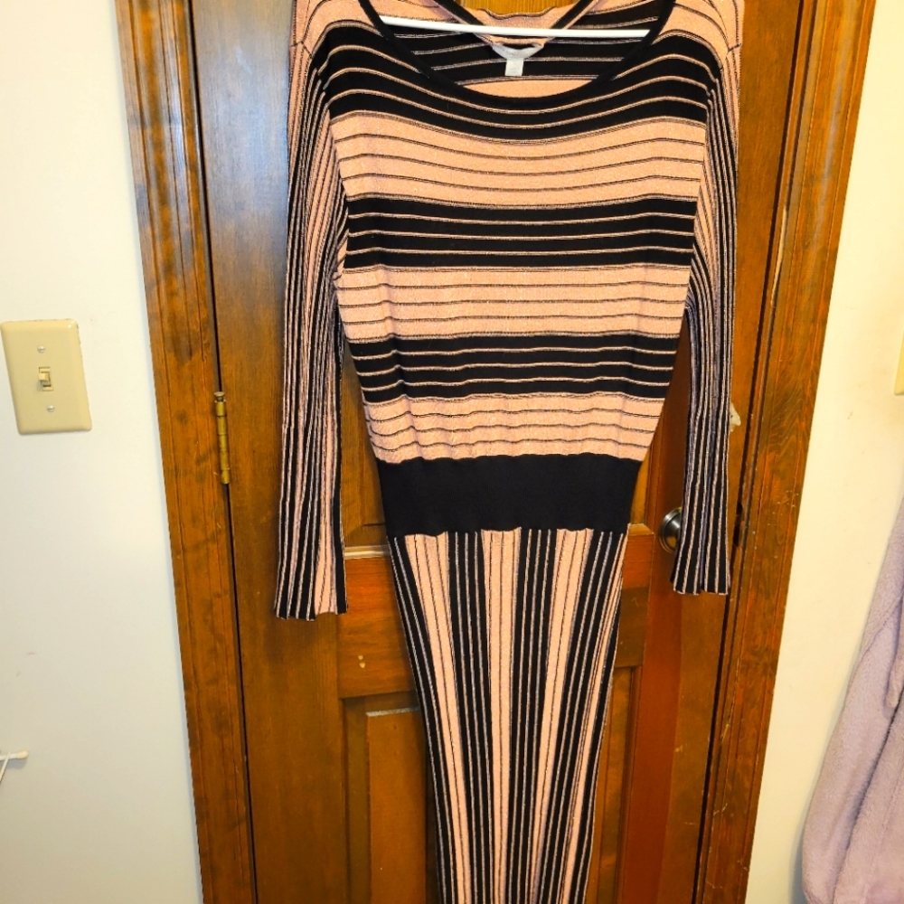NY&Co Sweaterdress